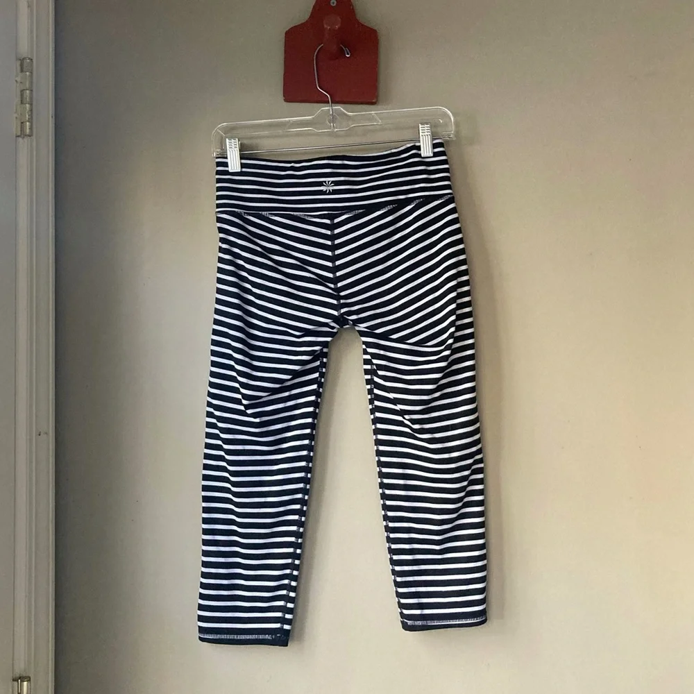 Athleta Black & White Low Rise Crop Capri Leggings S - Picture 4 of 6